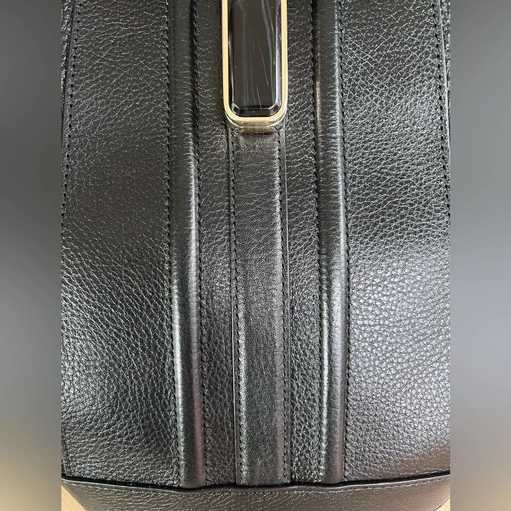 NWT Brahmin Maddie Sling Backpack in BLACK GRYPHON